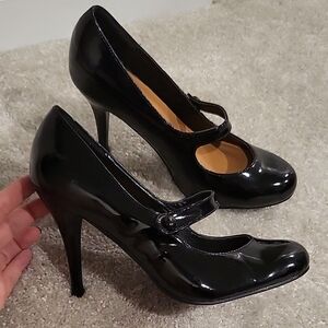 Publicite Black Mary Jane Heels With Straps